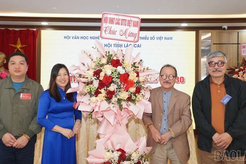 Đại hội Chi hội Văn học - Nghệ thuật các Dân tộc thiểu số Việt Nam tại Lào Cai