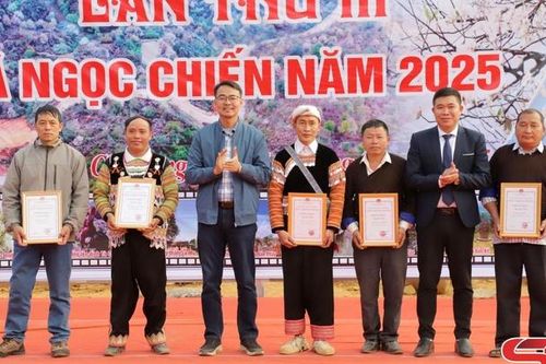 Bế mạc Ngày hội Hoa sơn tra xã Ngọc Chiến