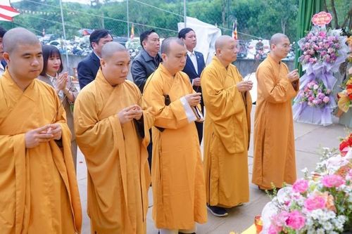 Nghệ An: Chùa Tuyền Thạch đúc đại hồng chung trọng lượng 1 tấn