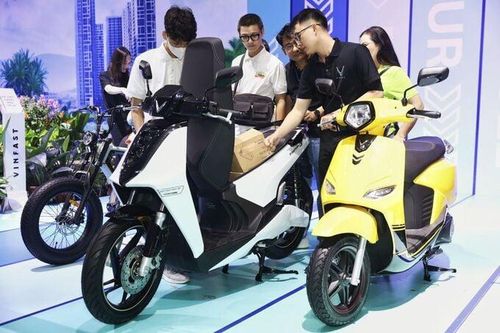 Cuộc đua chiếm lĩnh thị trường của xe máy điện giá rẻ
