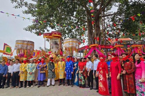 Độc đáo nghi thức rước Mẫu hoàn cung tại Tuyên Quang