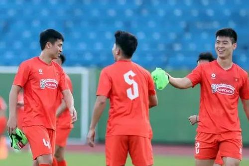 Duy Mạnh, Hai Long tạm rời đội tuyển Việt Nam