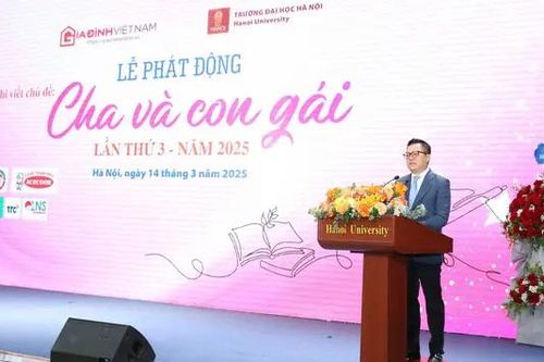 Ngòi bút là nơi giãi bày tình cha xúc động