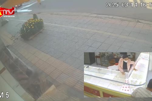 Chủ tiệm vàng nhảy qua quầy hàng tóm gọn đối tượng cướp giật