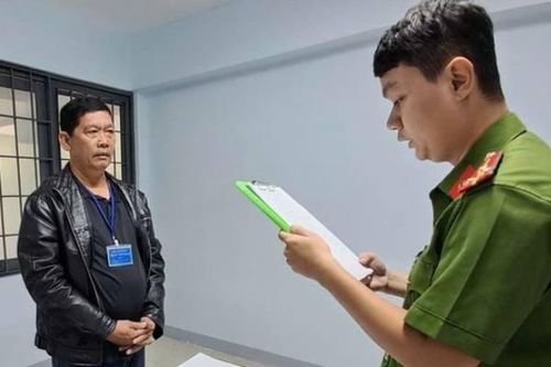 Khởi tố chủ nhà nghỉ tổ chức đánh bạc để thu 'tiền xâu'