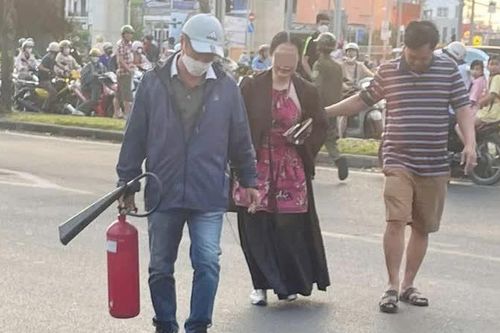 Tìm thấy lá thư tiêu cực của nữ tài xế lái Mercedes tông 10 xe máy