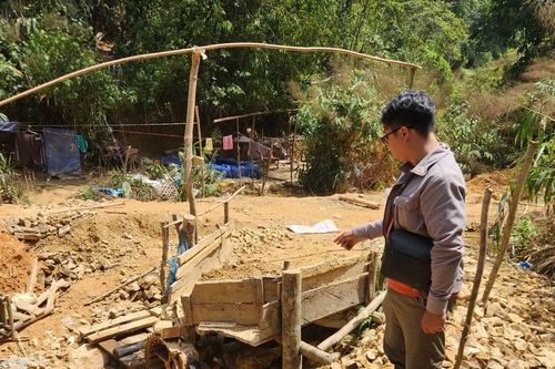 Quảng Nam: Rầm rộ khai thác vàng trái phép tại huyện vùng cao