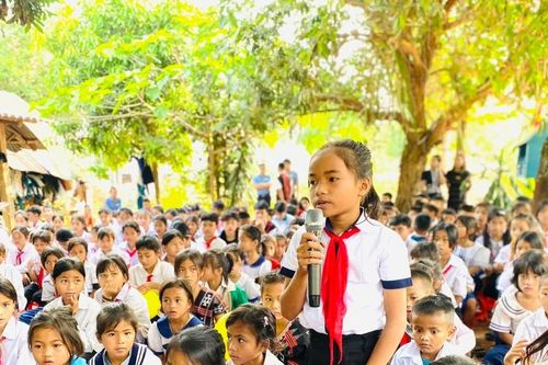Nóng trong tuần: Chính sách mới với học sinh vùng khó; đẩy mạnh phổ cập giáo dục
