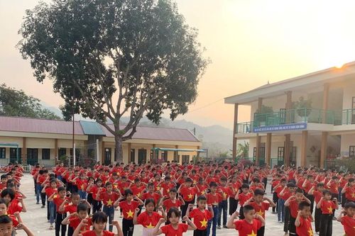 Thầy trò vùng biên Điện Biên vượt khó giữ vững chất lượng giáo dục