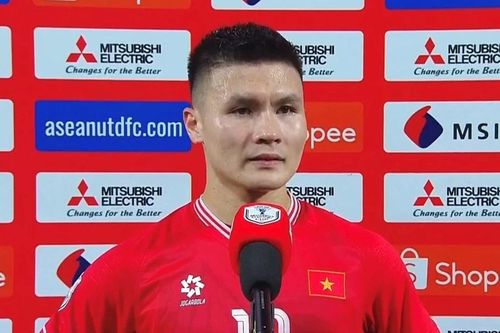 HLV Popov: 'Quang Hải có thể trở lại châu Âu chơi bóng'