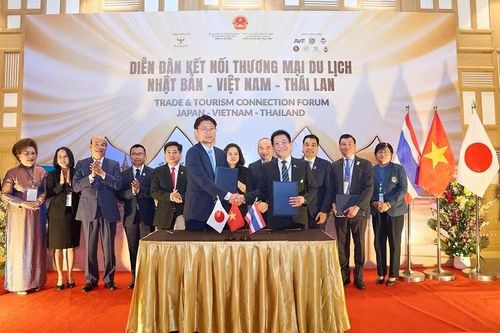 Cầu nối giúp doanh nhân người Việt Nam tại nước ngoài gắn kết với quê hương