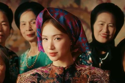 'Bắc Bling' vững vàng vị trí top 1 trên YouTube, Hòa Minzy vượt xa thành tích Lisa