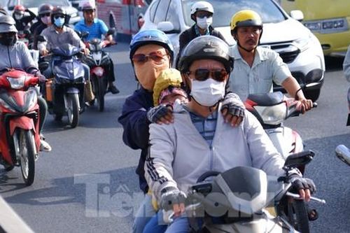 Nam bộ có nơi 38 độ, mưa trái mùa liên tục xuất hiện