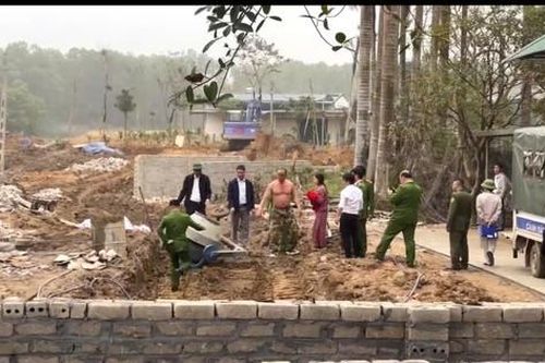 Công an làm việc với người dọa 'xử' người nhà cán bộ xã ở Hà Nội