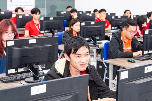 Tìm thần đồng thiết kế đồ họa tranh tài tại Mỹ