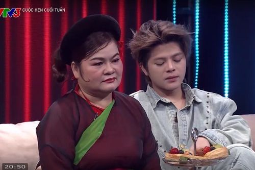 Mẹ Rhyder bật khóc kể chặng đường nuôi con thành ngôi sao từ xe rác