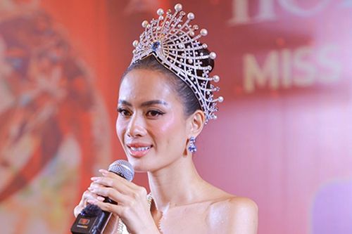 Sau đăng quang Miss Global, Như Vân khóc nức nở khi về nước