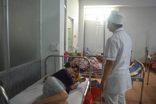 Nhiều người tại Trung tâm Bảo trợ xã hội tỉnh Đắk Lắk nhập viện nghi ngộ độc