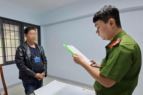 Bắt tạm giam chủ nhà nghỉ tổ chức đánh bạc