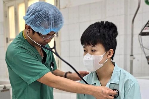 Ghép tim thành công cho một thiếu niên 14 tuổi suy tim từ khi sinh ra