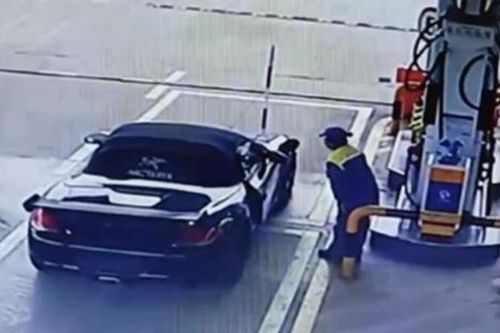 Người đàn ông lái Porsche đổ xăng 1,7 triệu đồng xong bỏ chạy, nhận cái kết 'ê chề' sau ba ngày