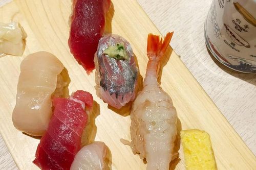 Đến Tokyo ăn Sushi