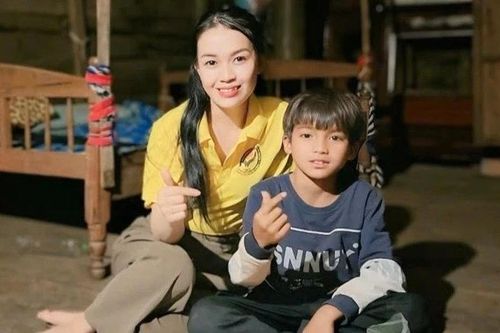 Người 'thắp lửa' yêu thương ở vùng khó