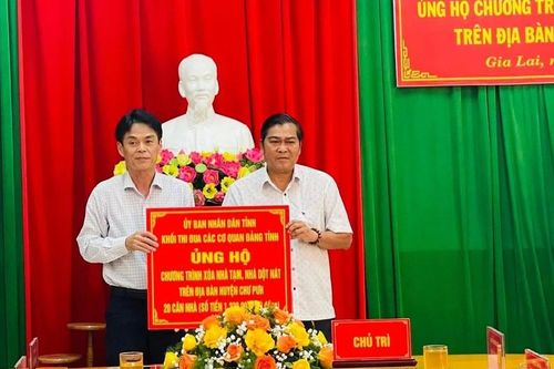 Gia Lai: Khối thi đua các cơ quan Đảng tỉnh quyên góp ủng hộ chương trình 'Xóa nhà tạm, nhà dột nát'
