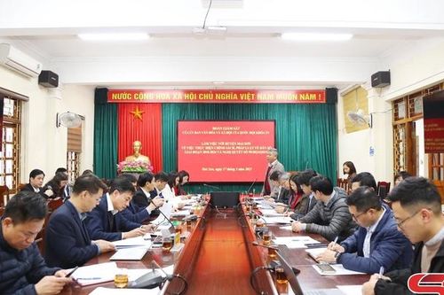 Ủy ban Văn hóa và Xã hội của Quốc hội làm việc tại huyện Mai Sơn