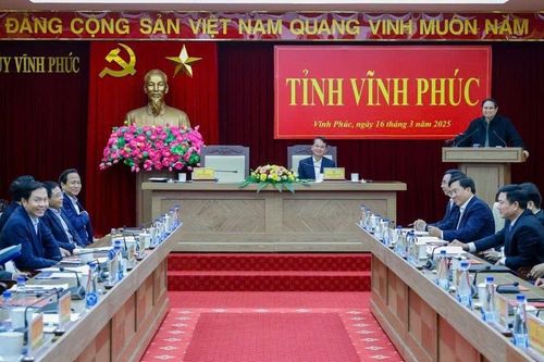 Thủ tướng Chính phủ Phạm Minh Chính làm việc với Ban Thường vụ Tỉnh ủy Vĩnh Phúc