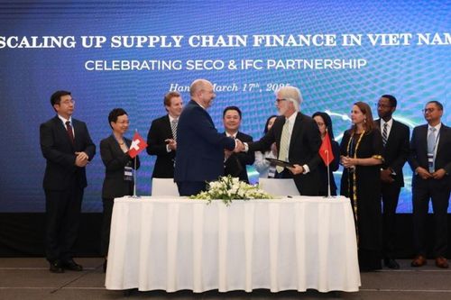 IFC và SECO hợp tác để mở rộng hỗ trợ doanh nghiệp vừa và nhỏ Việt Nam