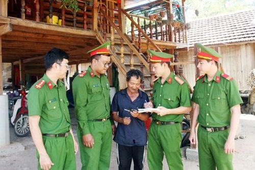 Giữ vững an ninh buôn làng cửa ngõ phía Tây Phú Yên