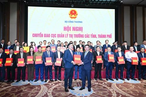 Chính thức chuyển giao Cục Quản lý thị trường về các địa phương