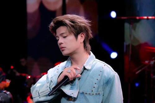Á quân Anh trai say hi: Tuổi thơ lớn lên từ quán karaoke, ở nhà trọ 10m2