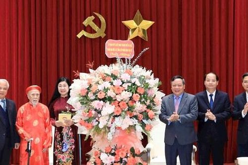Ủy ban MTTQ Việt Nam TP Hà Nội thăm, chúc mừng Đảng bộ Thủ đô