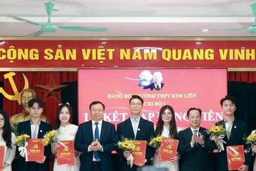 Kỷ niệm 95 năm Ngày thành lập Đảng bộ thành phố Hà Nội (17/3/1930 - 17/3/2025) Vun bồi sức trẻ cho Ðảng