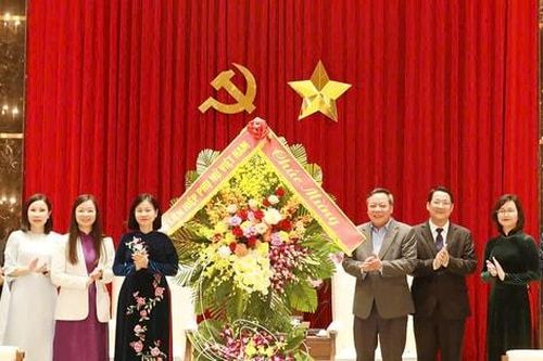 Trung ương Hội Liên hiệp phụ nữ Việt Nam chúc mừng Đảng bộ thành phố Hà Nội