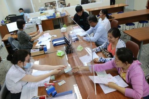 Mức hưởng lương hưu 75% áp dụng đối với đối tượng nào khi nghỉ hưu trước tuổi?