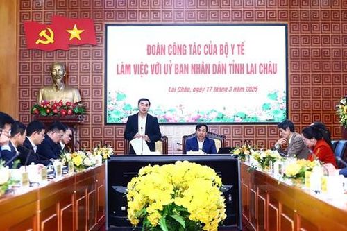 Thứ trưởng Trần Văn Thuấn: Lai Châu tiếp tục quan tâm nâng chất lượng khám chữa bệnh, đẩy mạnh chuyển đổi số y tế