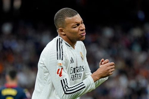 Real Madrid căng não đối mặt 'virus FIFA'