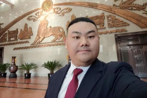 Nhân viên bảo vệ Đại học Bắc Kinh thành luật sư sau 10 năm 'học ké'