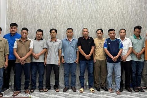 Bắt nhóm bảo vệ cho xe tải đi qua Khu Công nghệ cao vào giờ cấm