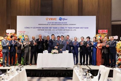 Hợp tác chia sẻ kiến thức trong sản xuất vắc xin tại Việt Nam