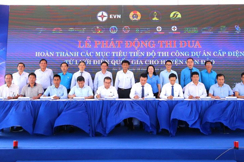 Kéo cáp ngầm đưa điện ra Côn Đảo