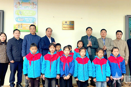 Lễ gắn biển công trình thư viện tặng trẻ em khó khăn huyện Yên Minh, tỉnh Hà Giang