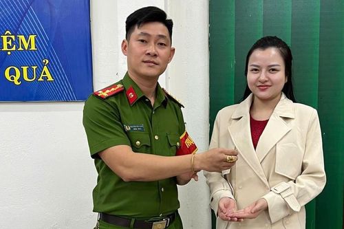 Nhận lại dây chuyền vàng sau một tuần đánh rơi