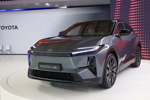 Toyota C-HR+ 2025 'bằng xương bằng thịt' - SUV điện chạy 600km/sạc