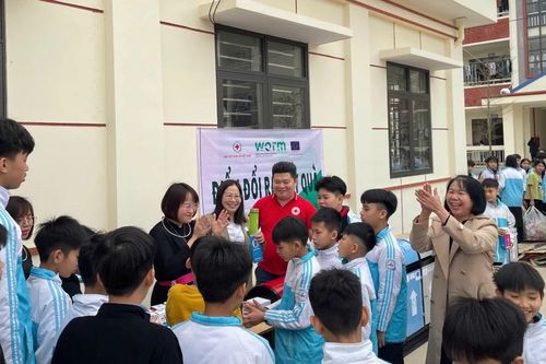 Nâng cao nhận thức quản lý rác thải cho các trường học