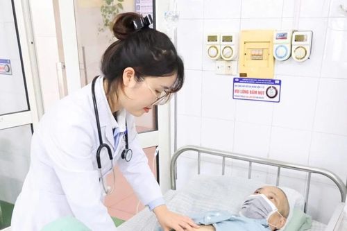 Lạm dụng uống nước lá cây, nhiều người nhập viện vì men gan tăng cao