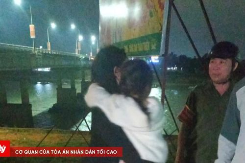 Người phụ nữ ôm con gái ra sông với ý định tự tử vì áp lực cuộc sống